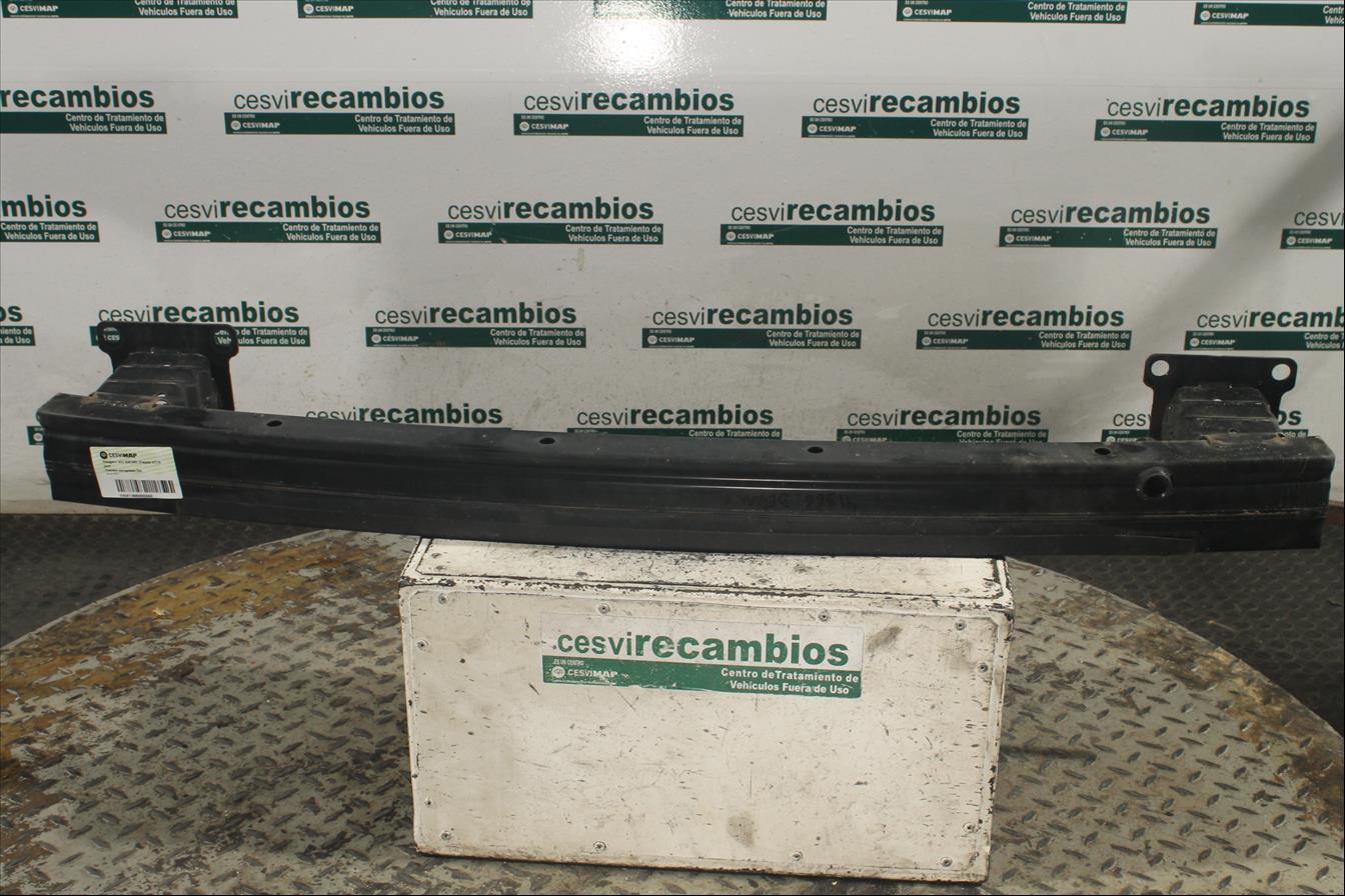 Traviesa paragolpes Del.