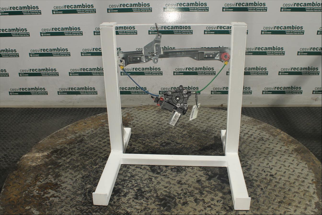 Elevalunas eléctrico puerta Del. Der.