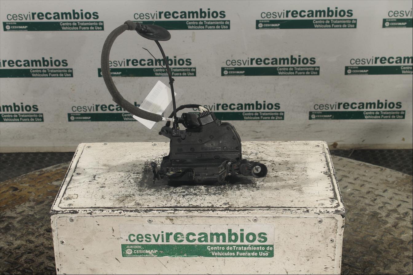 Cerradura puerta Del. Izq.