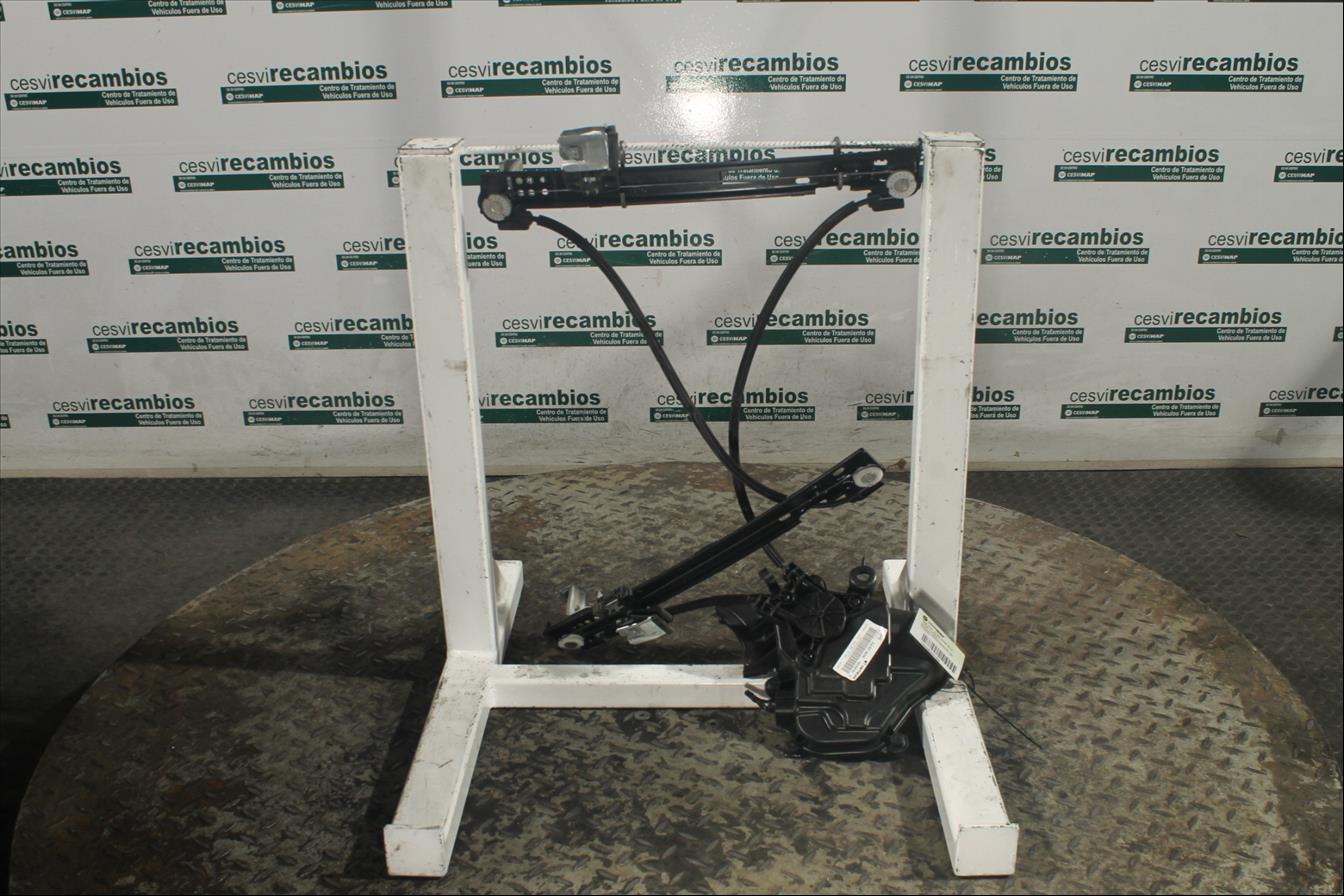 Elevalunas eléctrico puerta Del. Der.