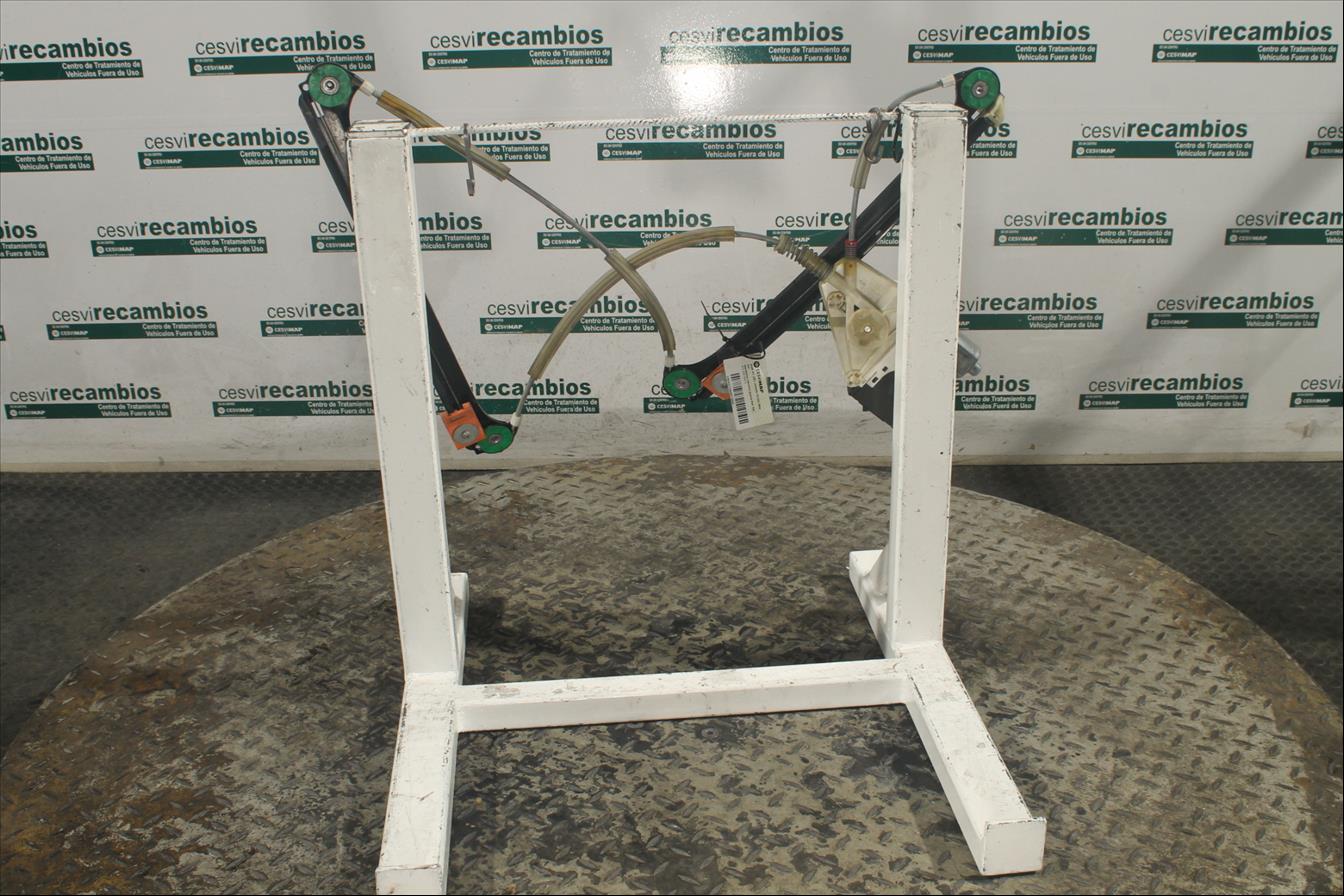 Elevalunas eléctrico puerta Del. Der.
