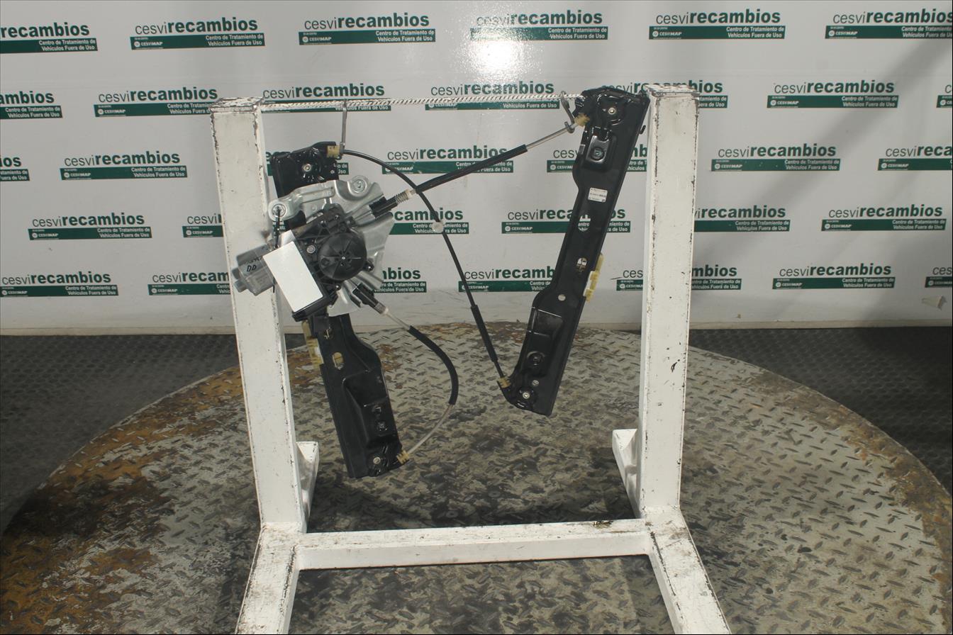 Elevalunas eléctrico puerta Del. Der.