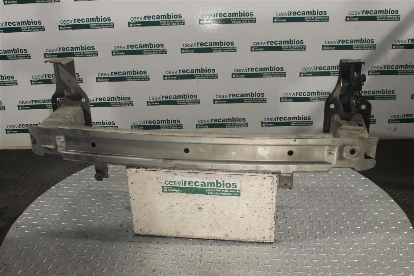 Traviesa paragolpes Del.