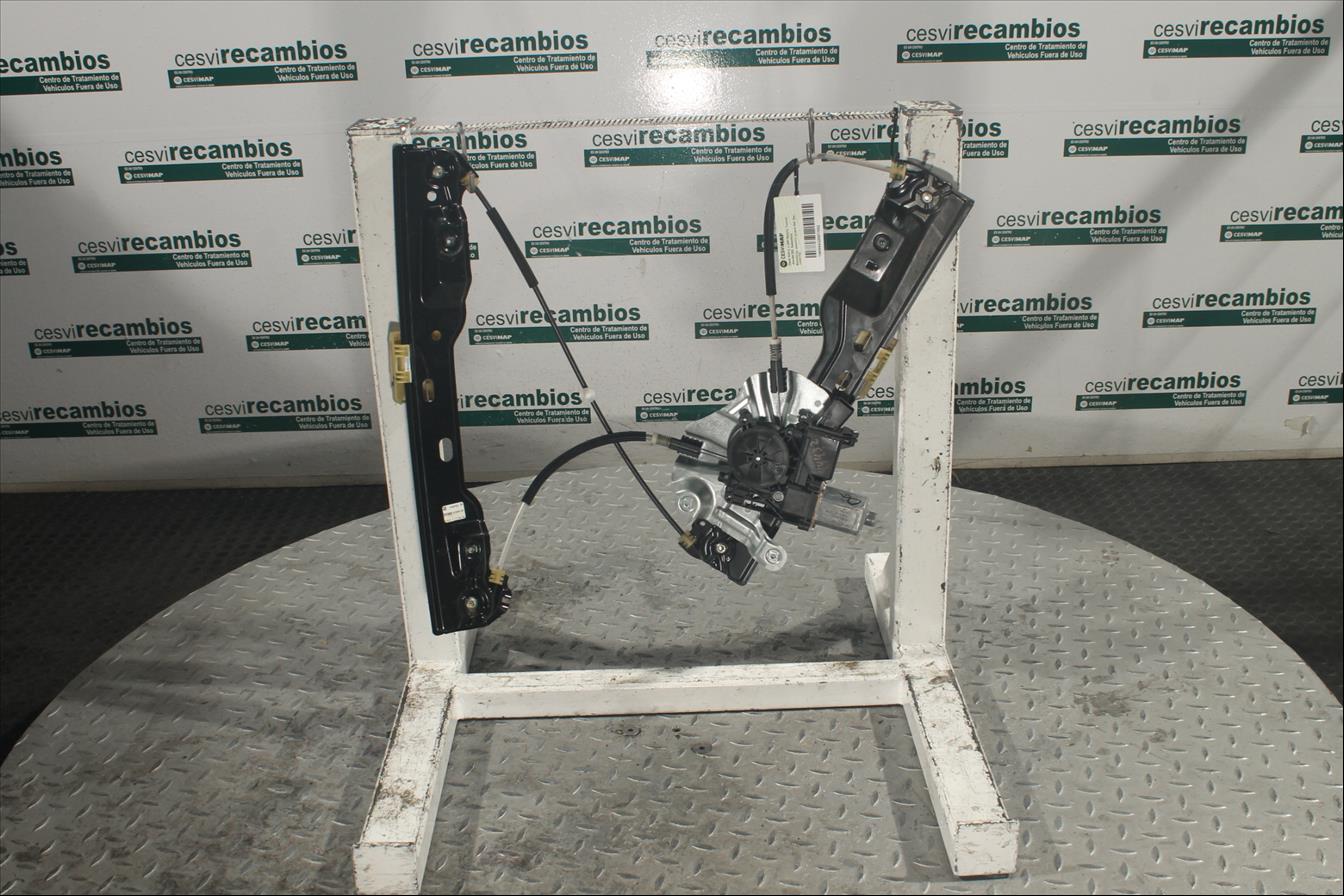 Elevalunas eléctrico puerta Del. Der.