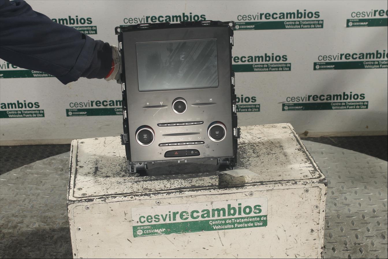 Display Multimedia