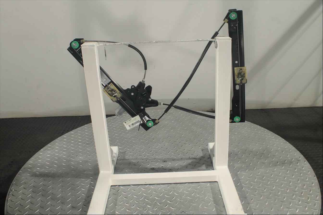 Elevalunas eléctrico puerta Del. Der.