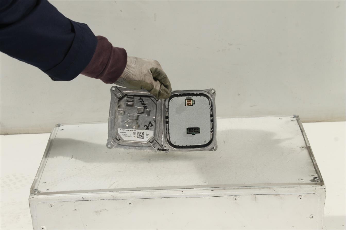 Regulador faro led izquierdo