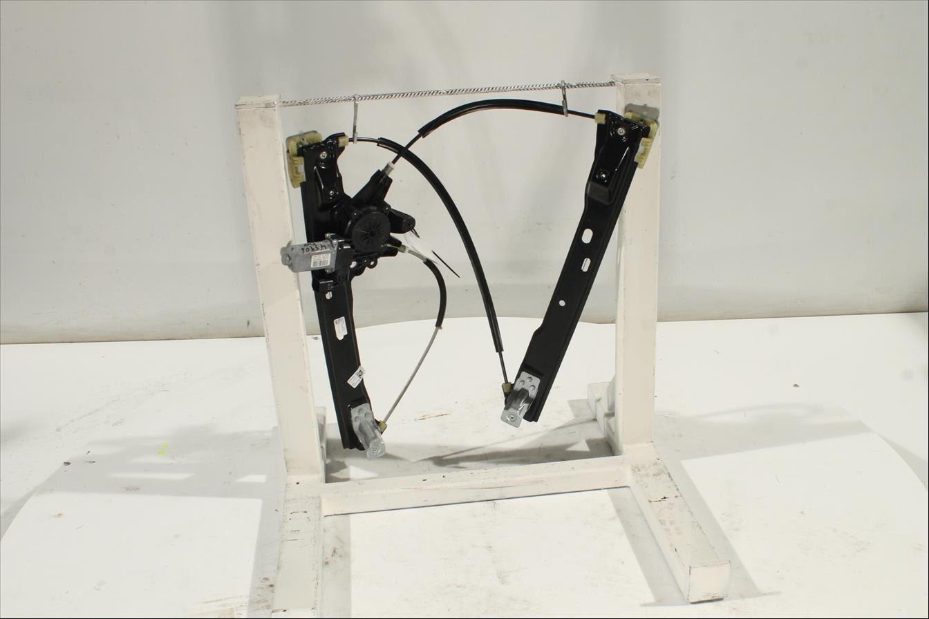 Elevalunas eléctrico puerta Del. Der.