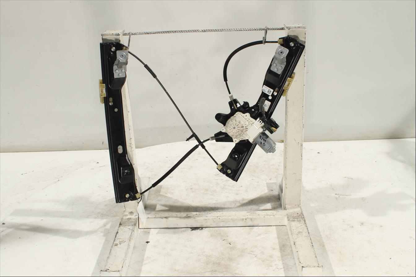 Elevalunas eléctrico puerta Del. Der.