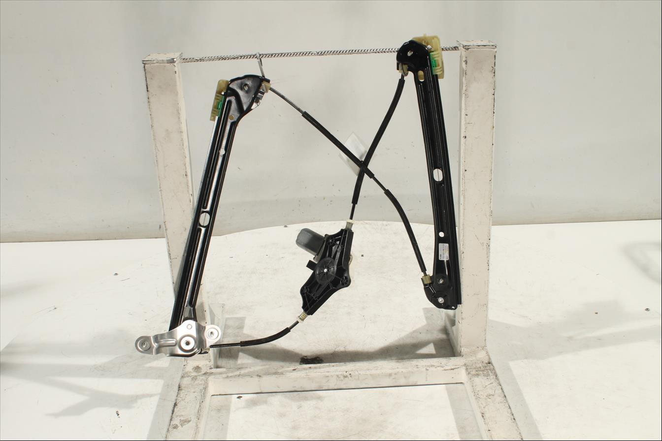Elevalunas eléctrico puerta Del. Der.