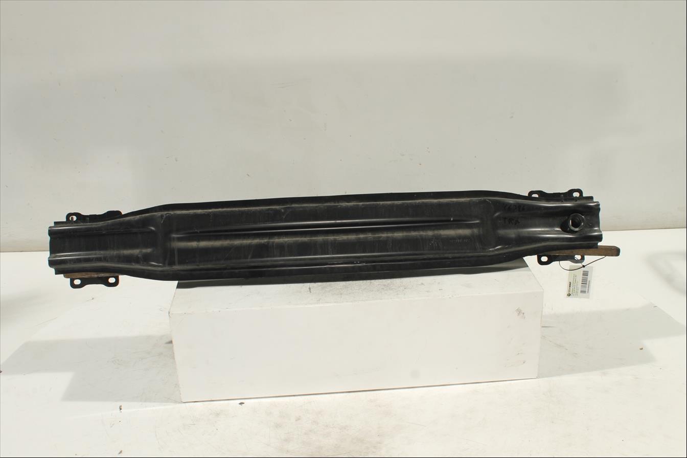 Traviesa paragolpes Tra.