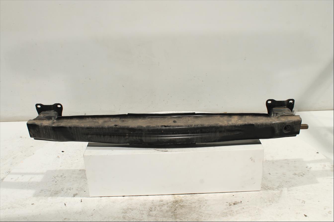Traviesa paragolpes Tra.