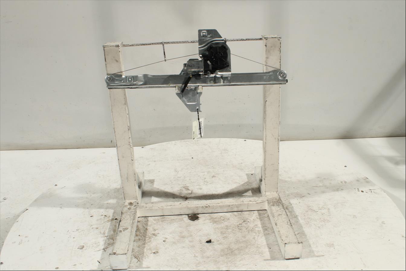 Elevalunas eléctrico puerta Del. Der.