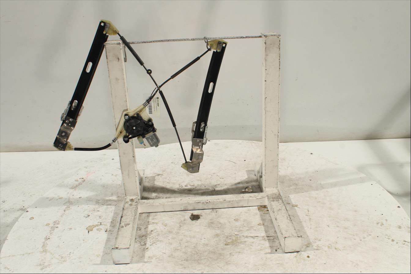 Elevalunas eléctrico puerta Del. Der.