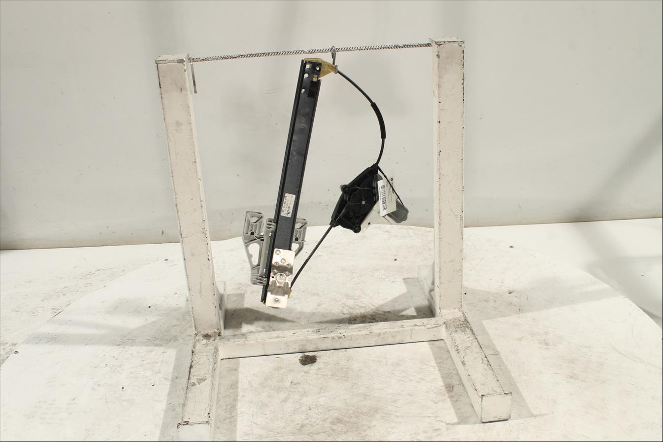 Elevalunas eléctrico puerta Tra. Izq.