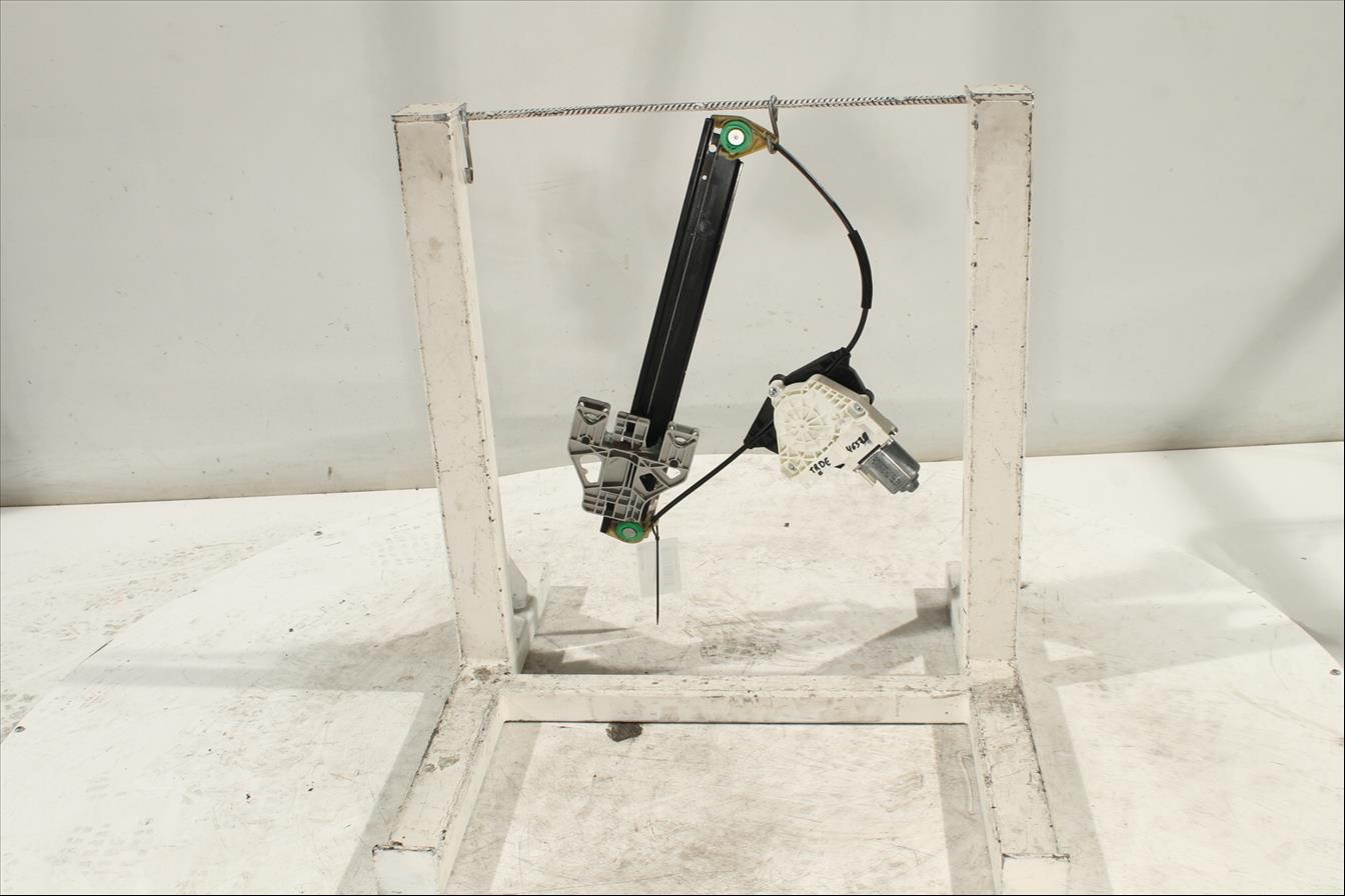 Elevalunas eléctrico puerta Tra. Der.