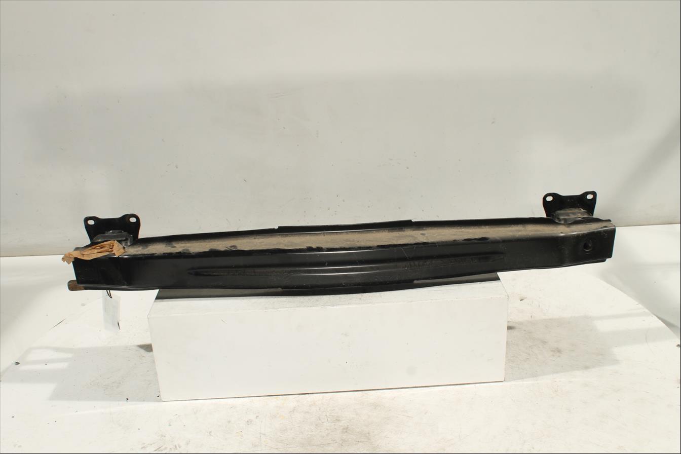 Traviesa paragolpes Tra.