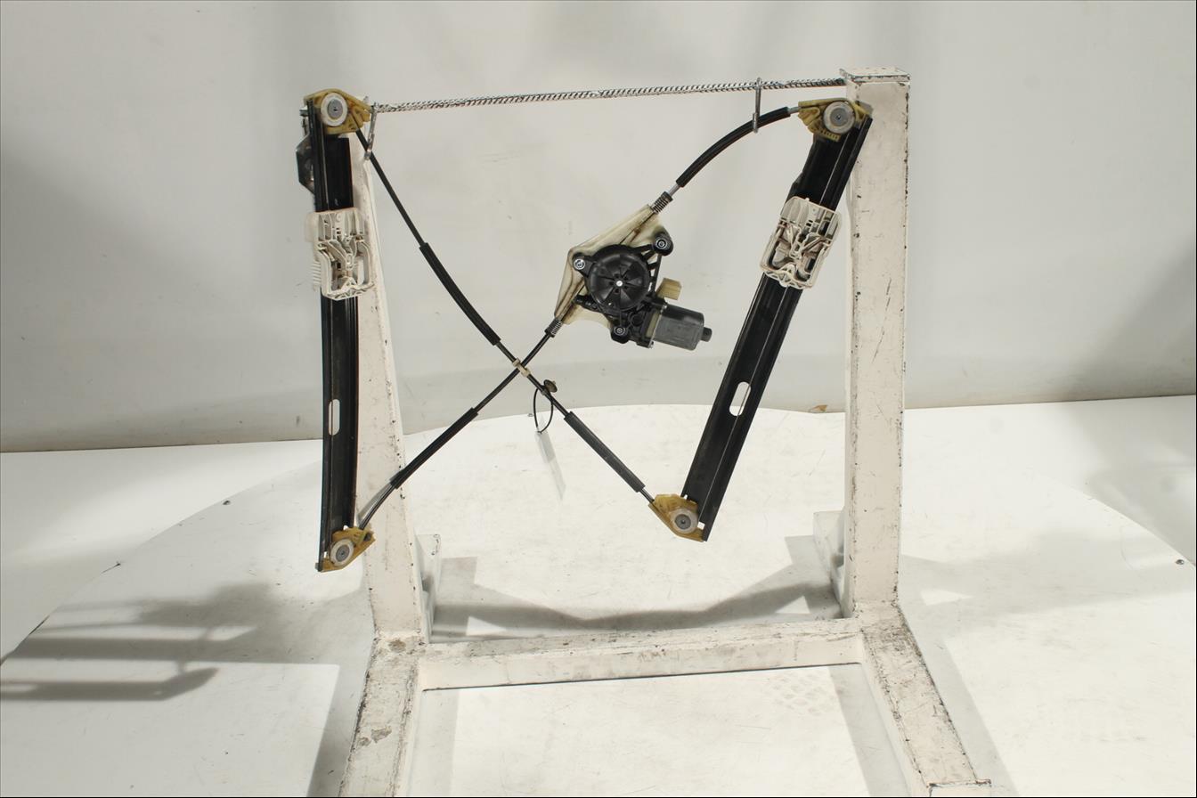 Elevalunas eléctrico puerta Del. Der.