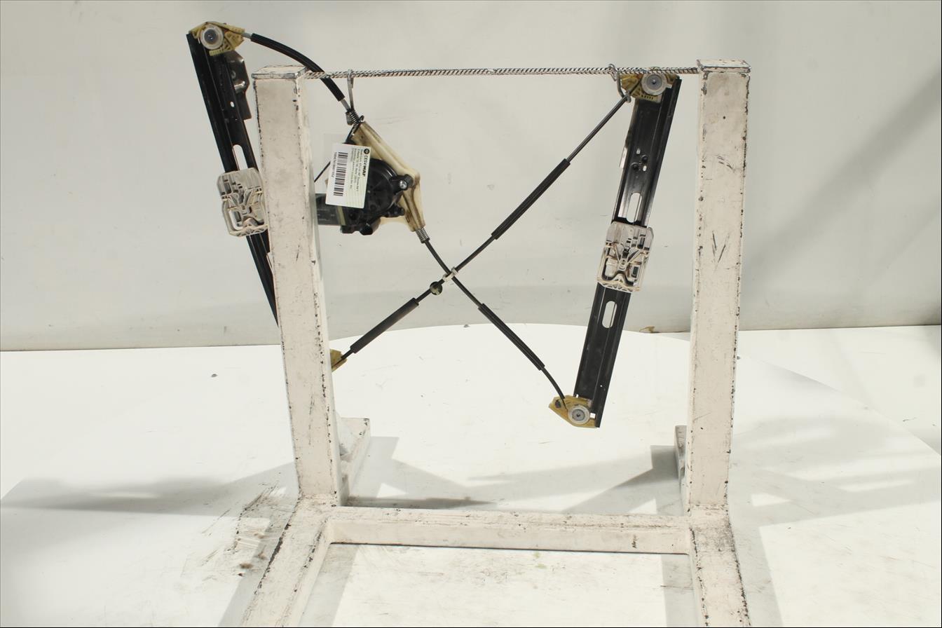 Elevalunas eléctrico puerta Del. Der.