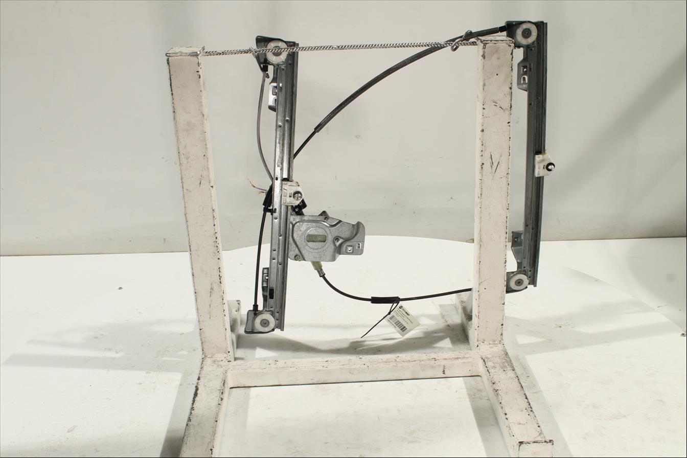 Elevalunas eléctrico puerta Del. Der.