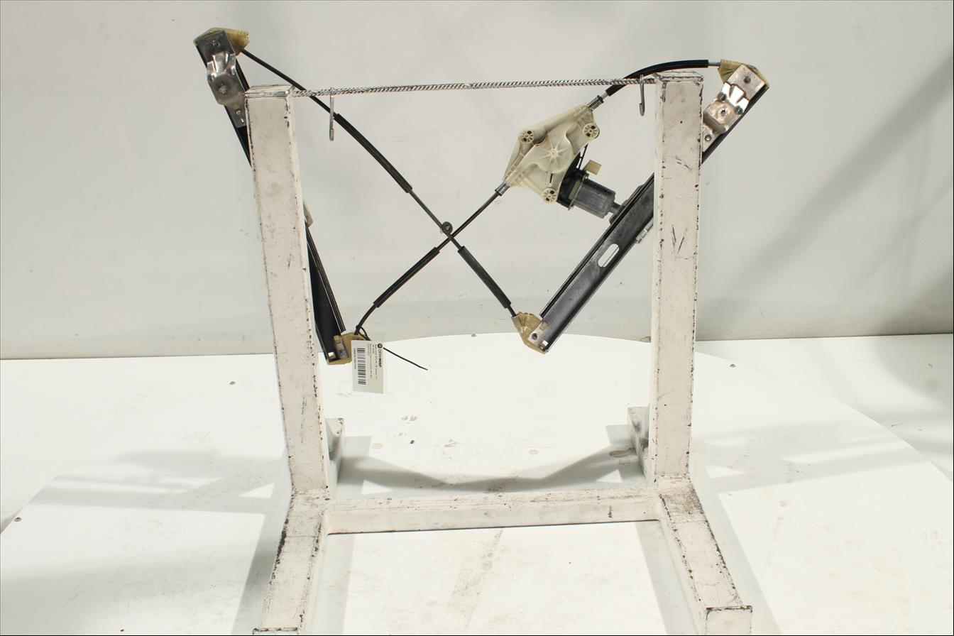 Elevalunas eléctrico puerta Del. Der.
