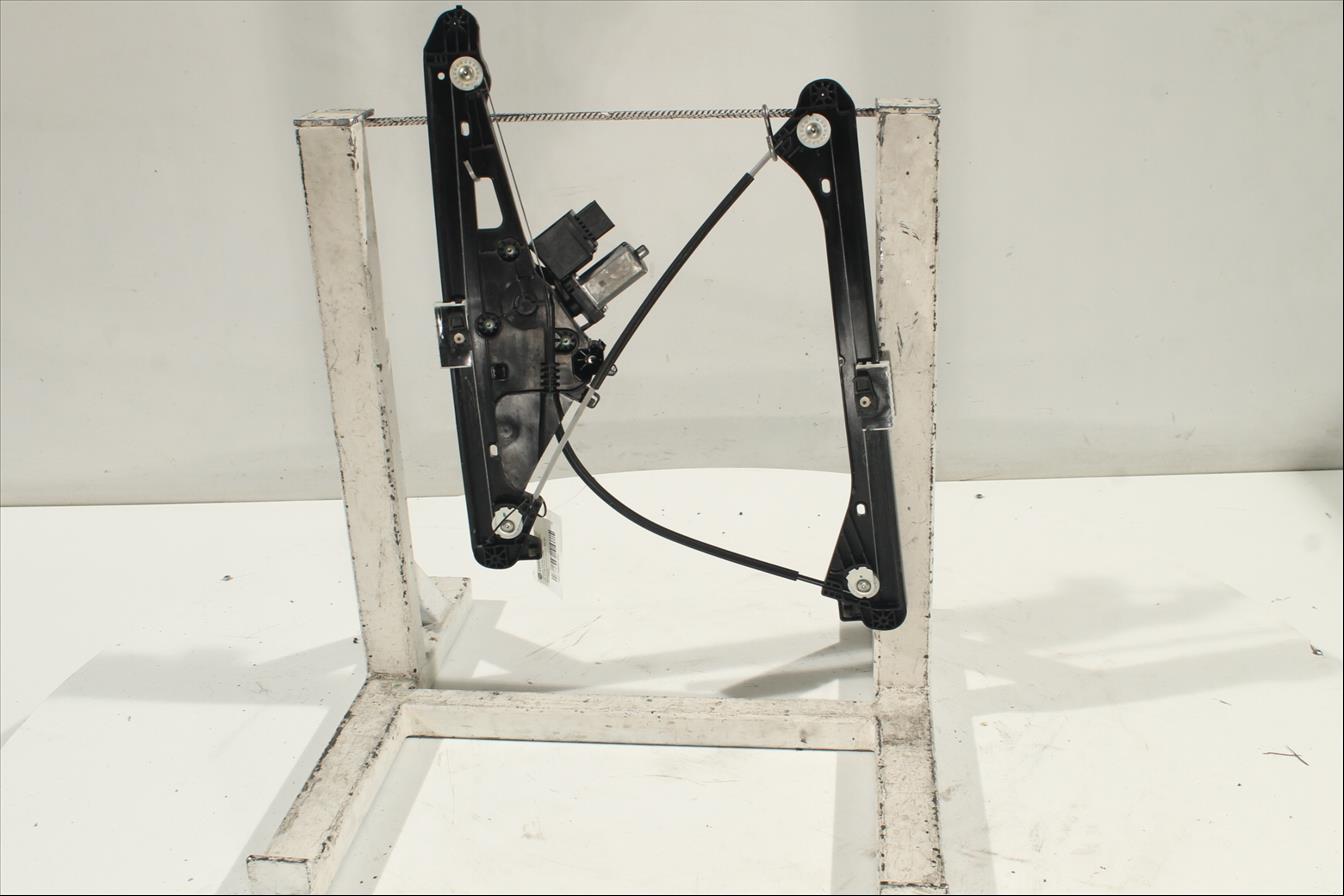 Elevalunas eléctrico puerta Del. Der.
