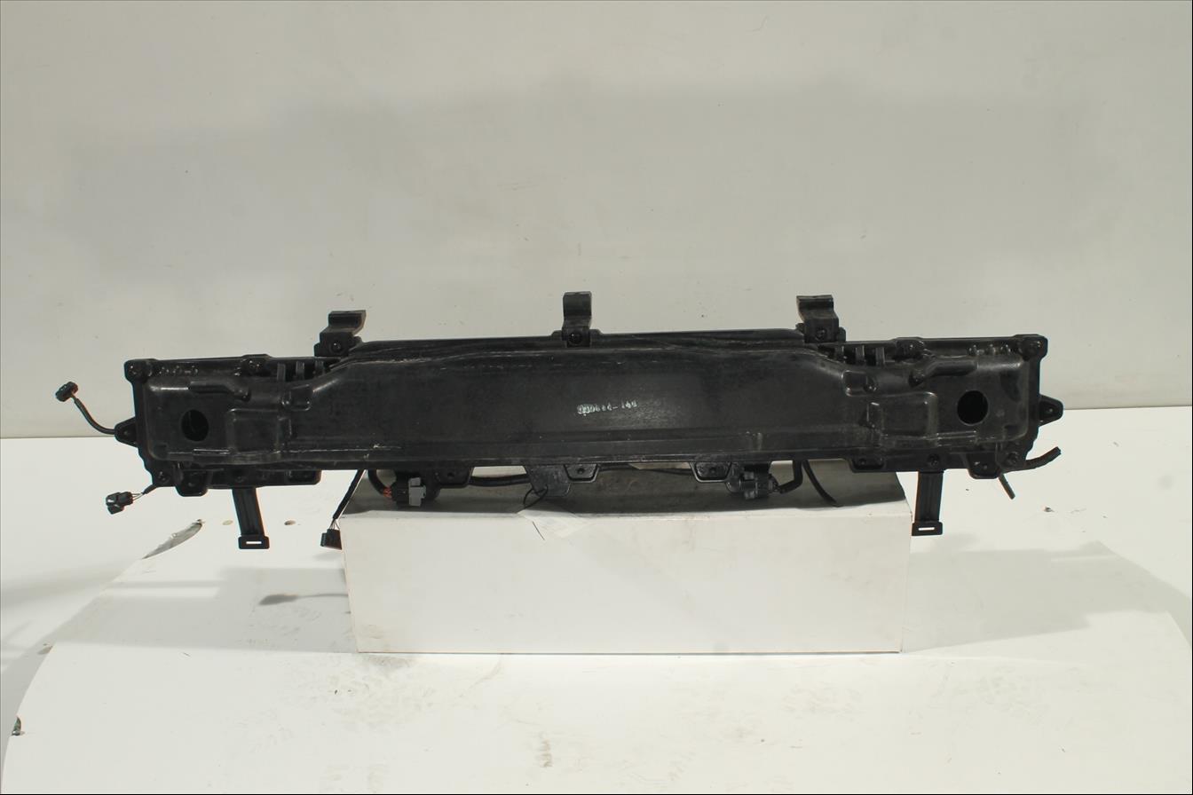 Traviesa paragolpes Tra.