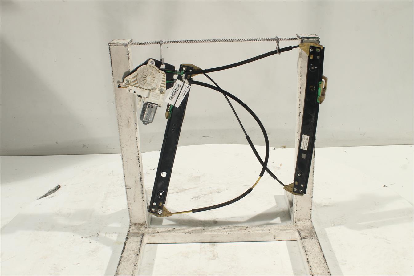 Elevalunas eléctrico puerta Del. Der.