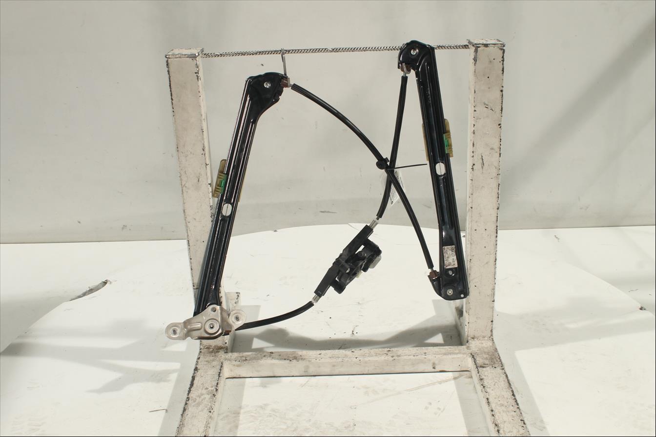Elevalunas eléctrico puerta Del. Der.