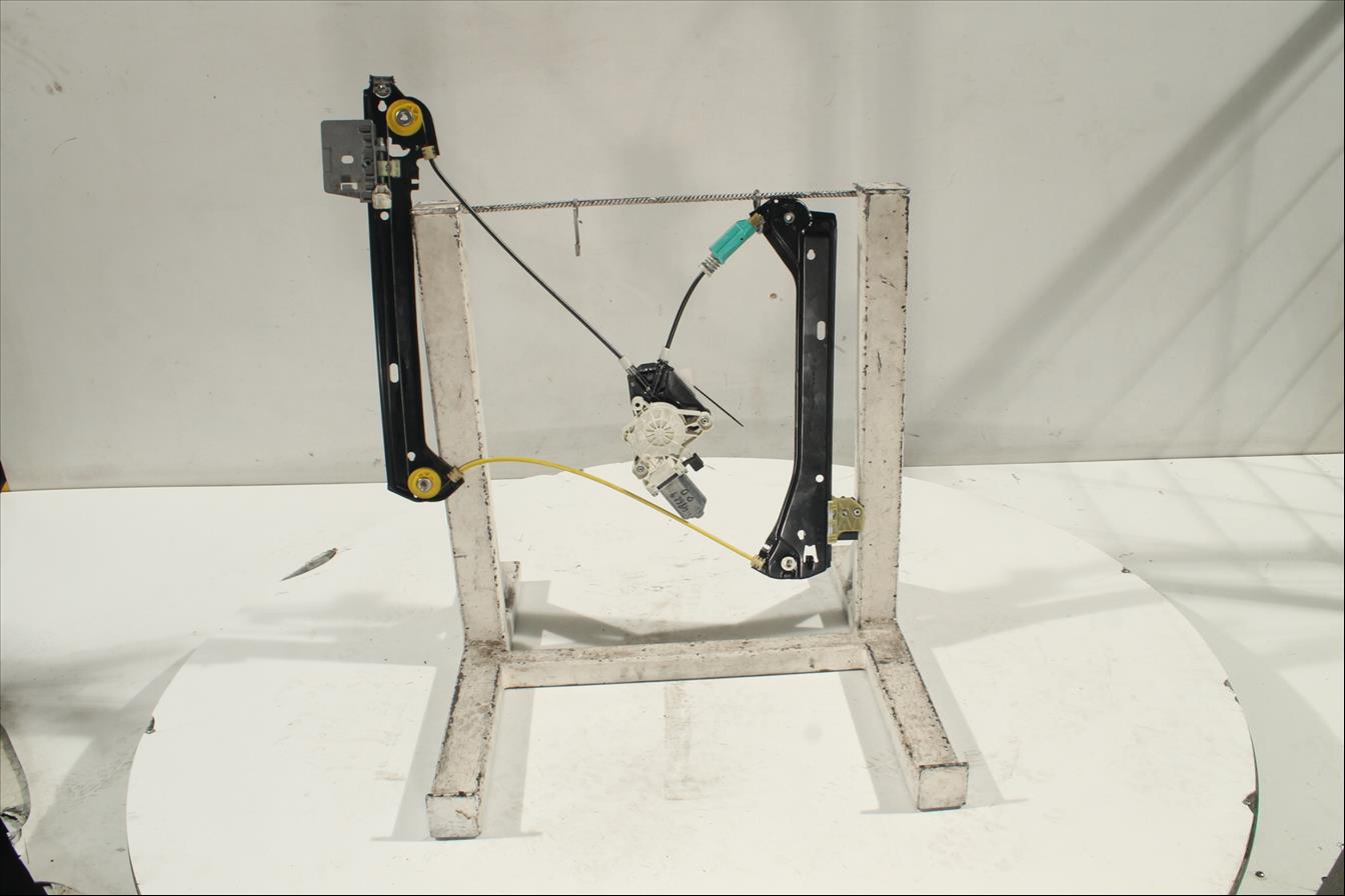 Elevalunas eléctrico puerta Del. Der.