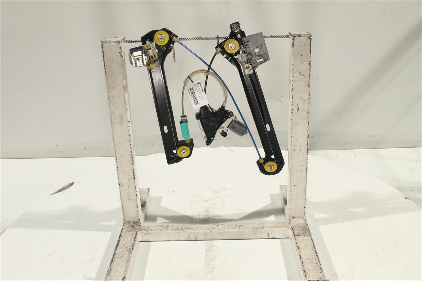 Elevalunas eléctrico puerta Tra. Der.