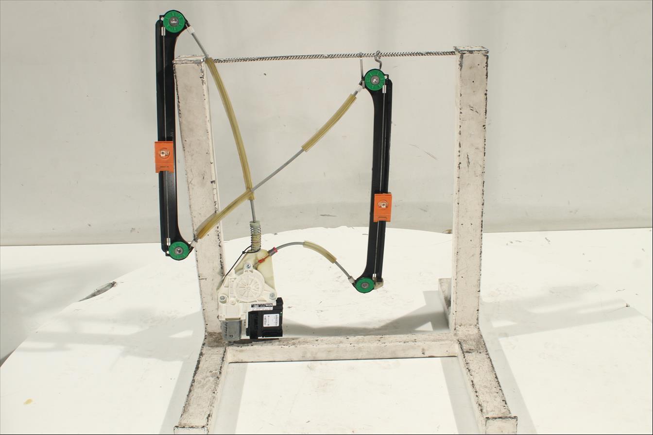 Elevalunas eléctrico puerta Del. Der.