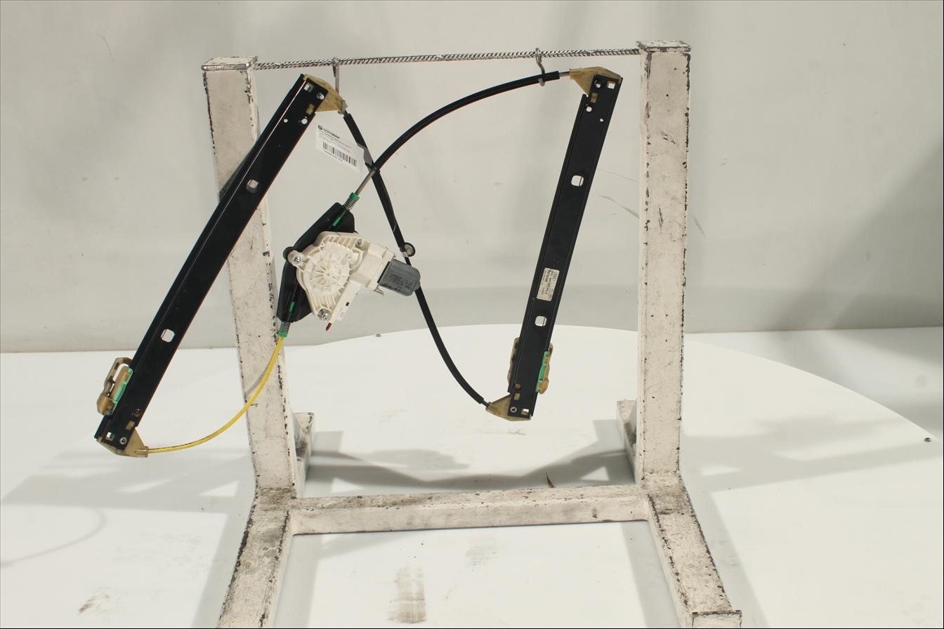 Elevalunas eléctrico puerta Del. Der.