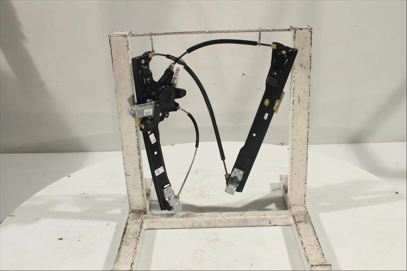 Elevalunas eléctrico puerta Del. Der.