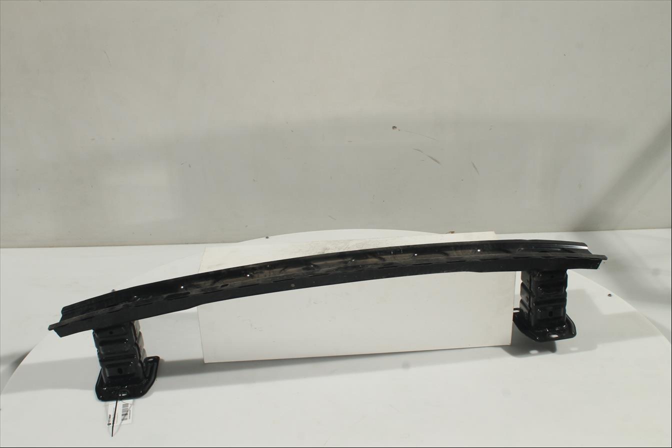 Traviesa paragolpes Tra.