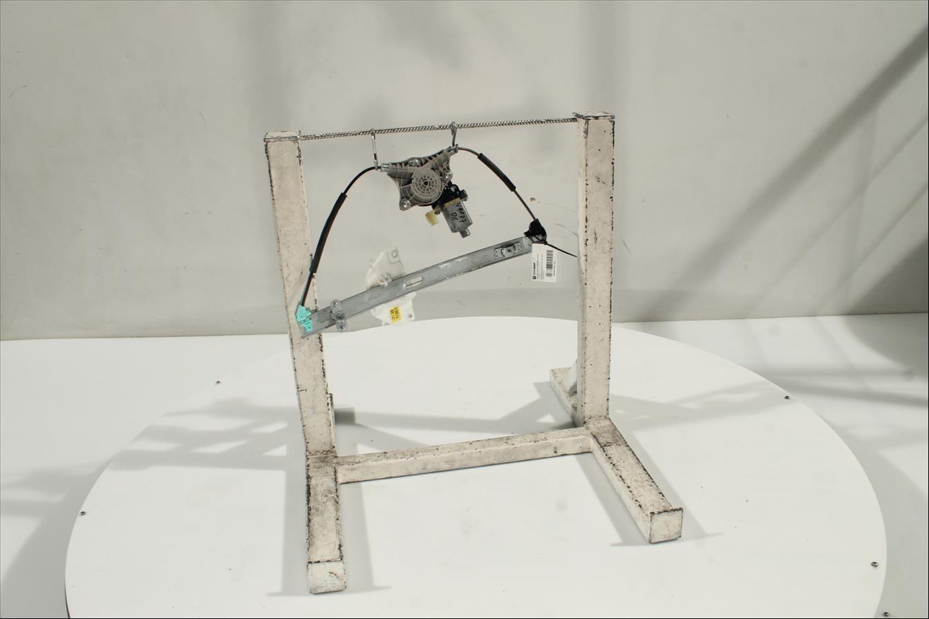 Elevalunas eléctrico puerta Del. Der.