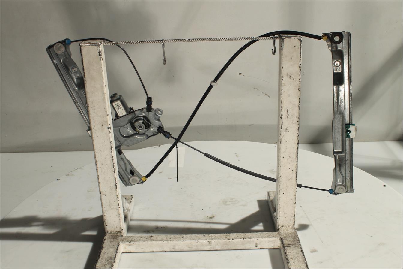 Elevalunas eléctrico puerta Del. Der.
