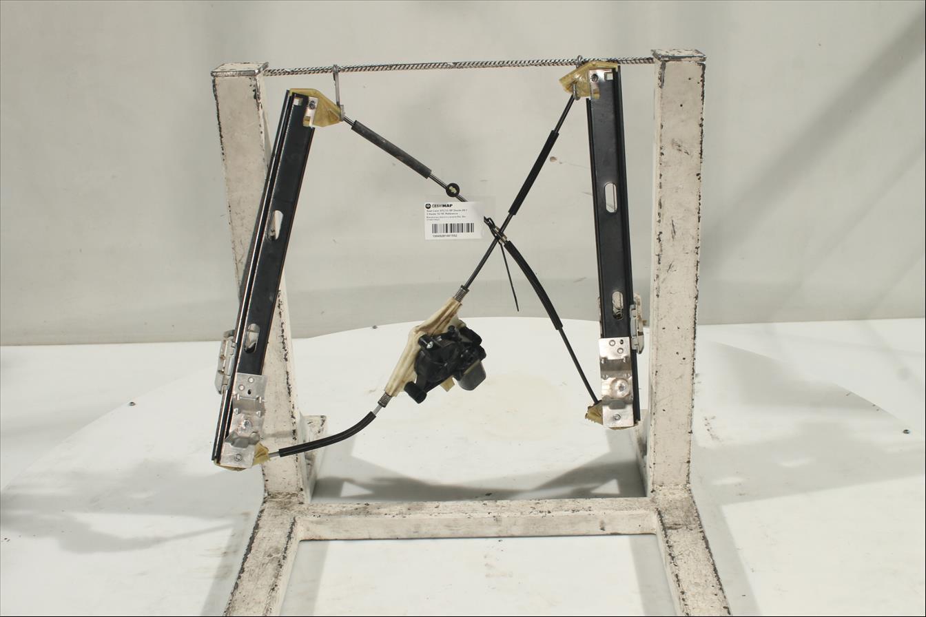 Elevalunas eléctrico puerta Del. Der.
