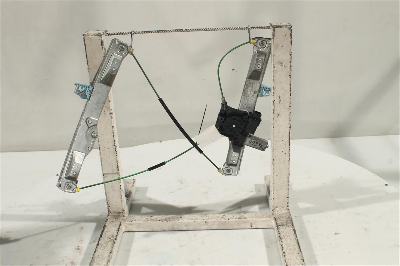 Elevalunas eléctrico puerta Del. Der.