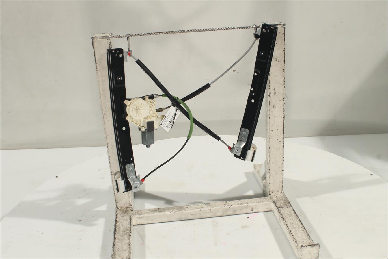 Elevalunas eléctrico puerta Del. Der.