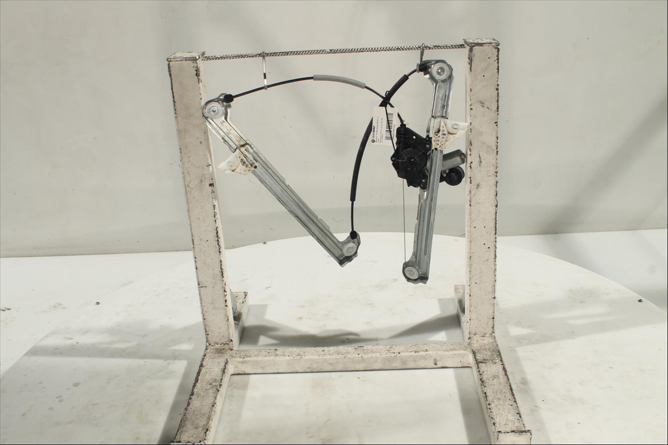 Elevalunas eléctrico puerta Del. Der.