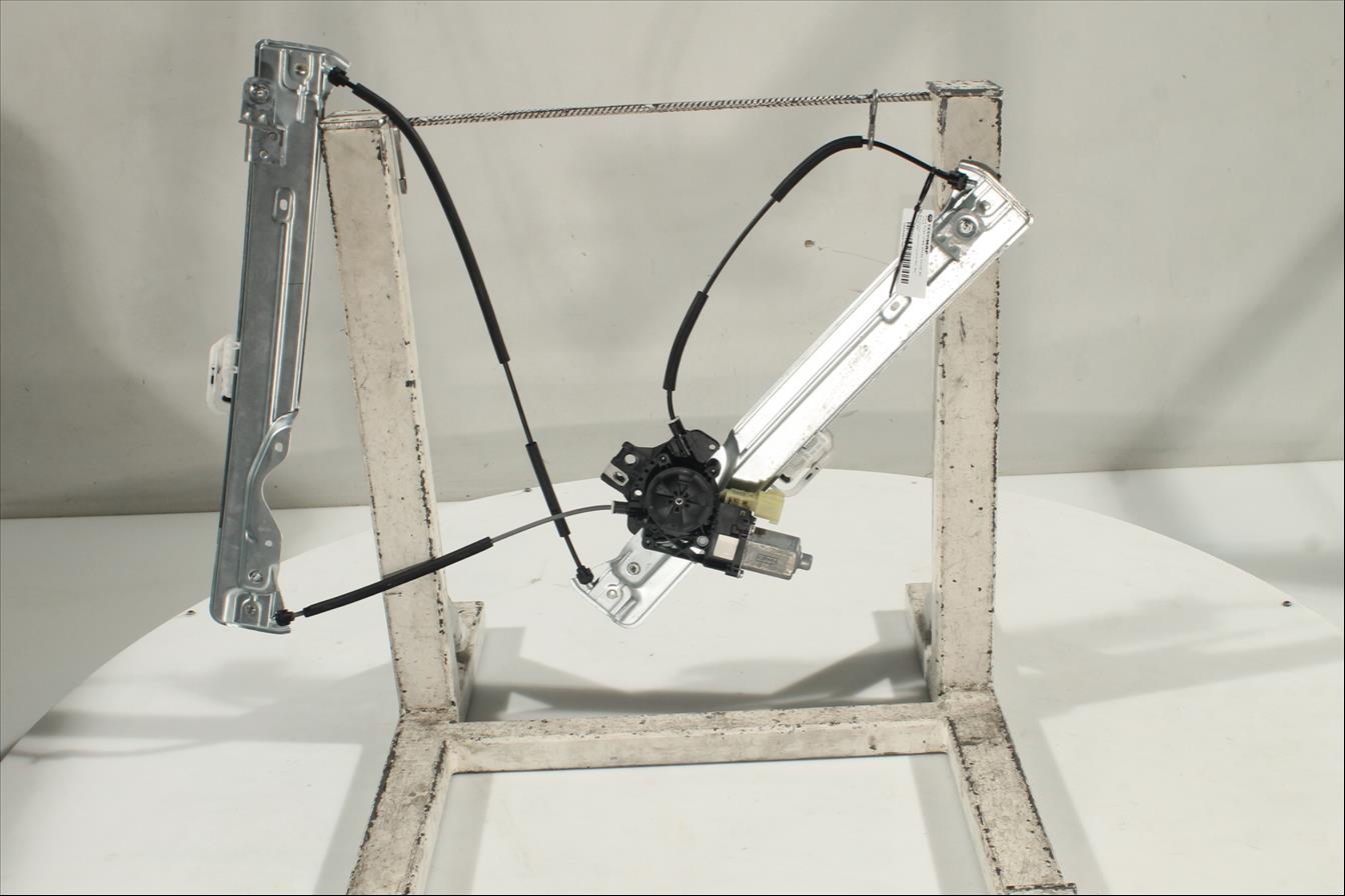 Elevalunas eléctrico puerta Del. Der.