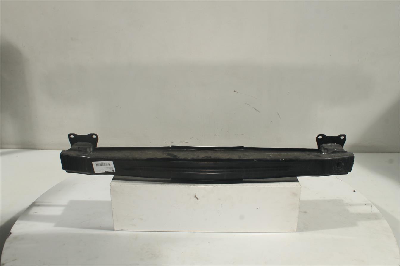 Traviesa paragolpes Tra.