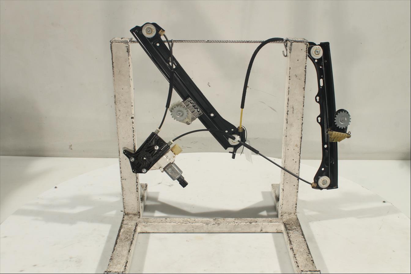 Elevalunas eléctrico puerta Del. Der.