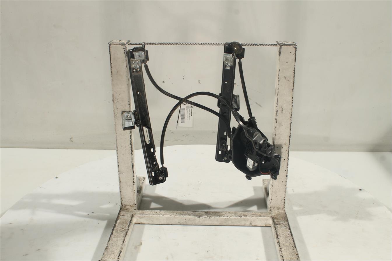 Elevalunas eléctrico puerta Del. Der.
