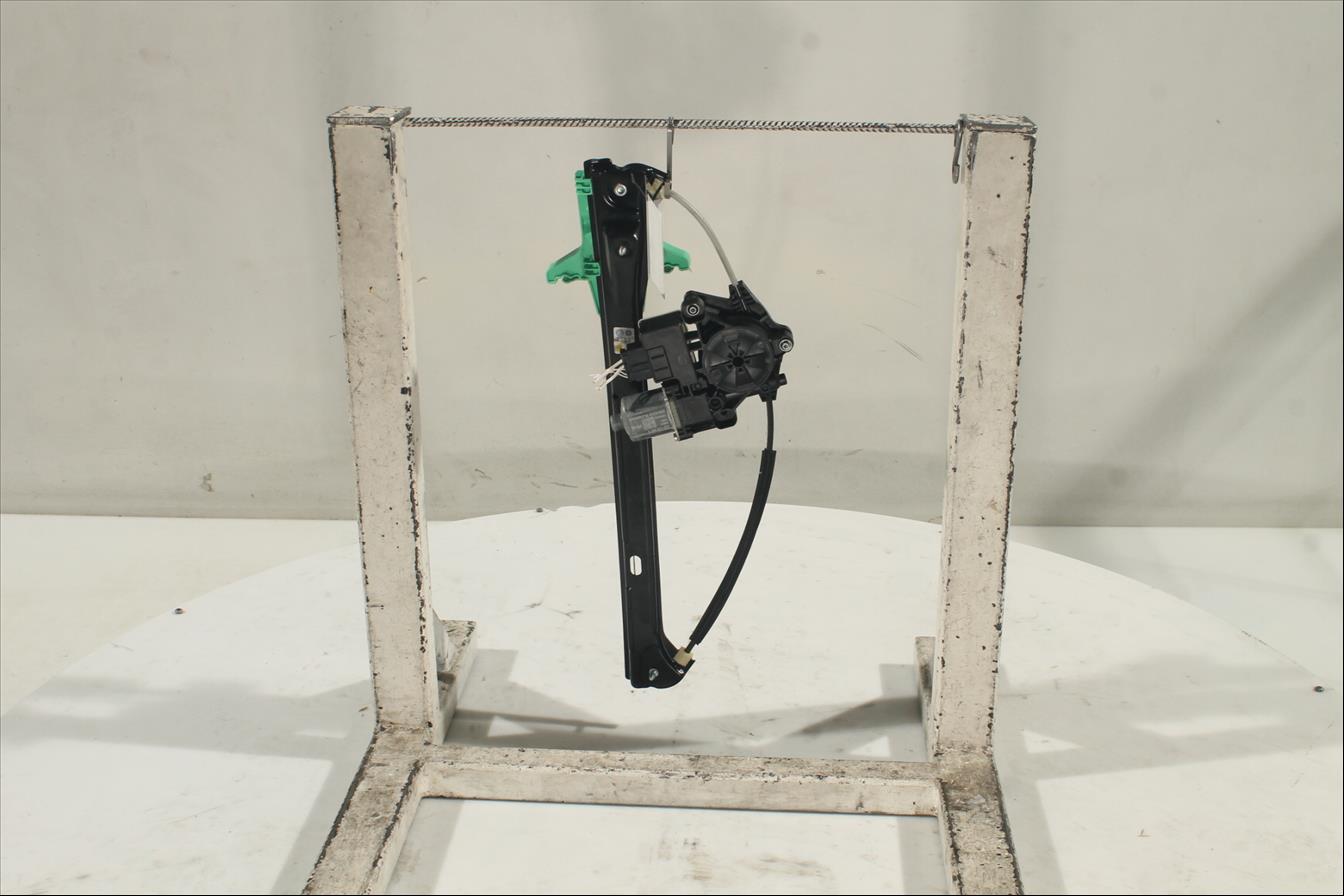 Elevalunas eléctrico puerta Tra. Der.