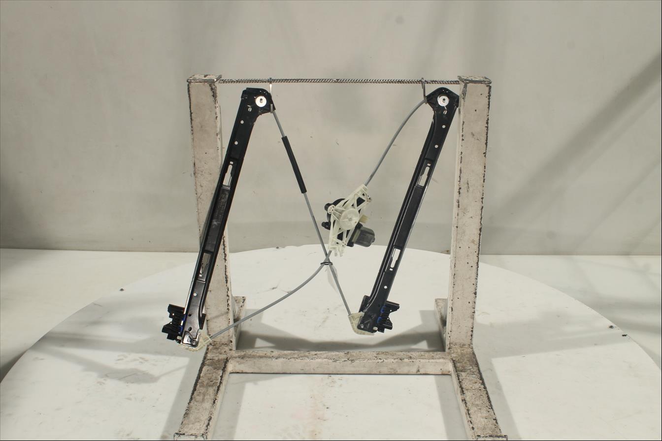 Elevalunas eléctrico puerta Del. Der.