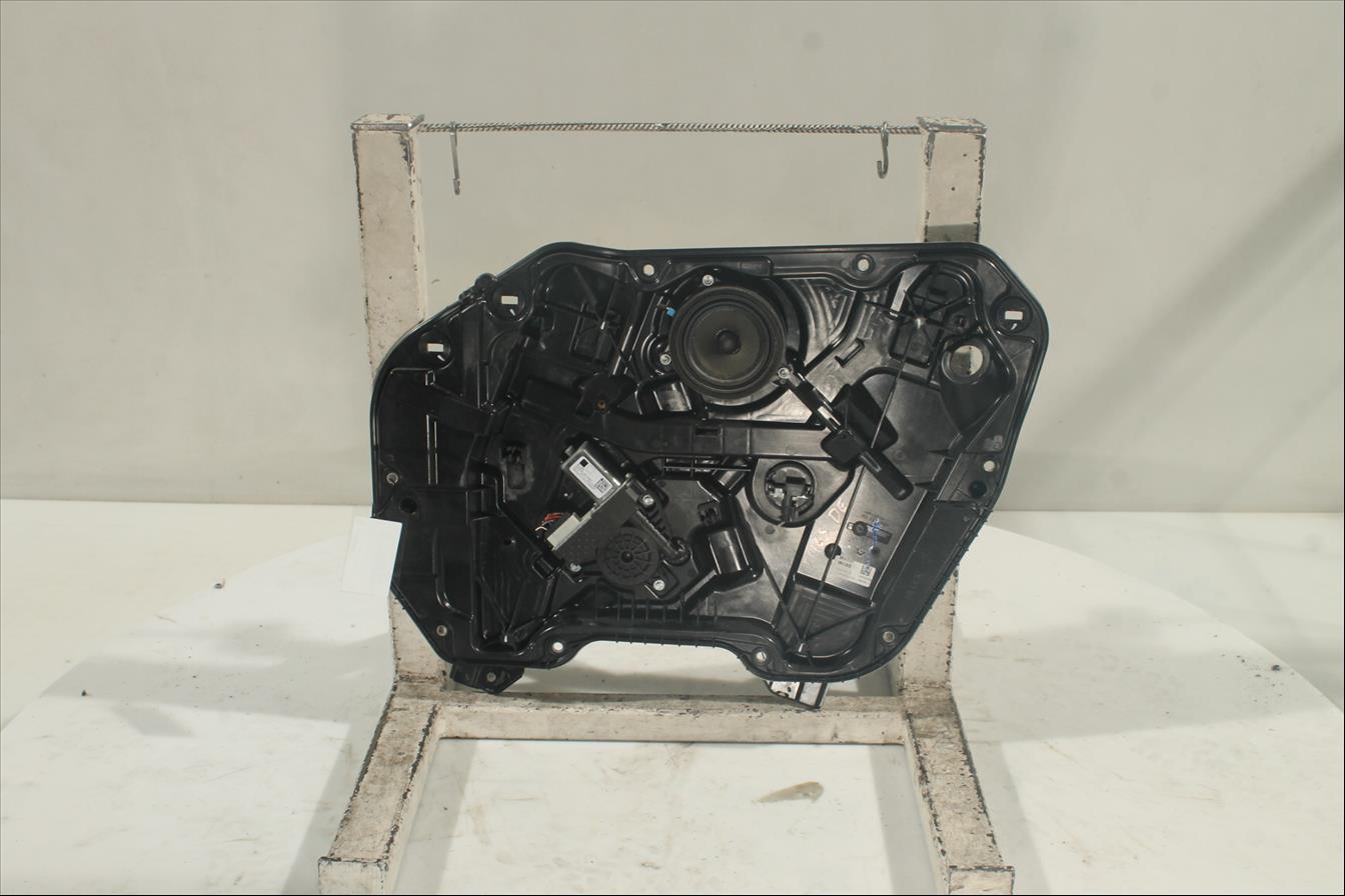 Elevalunas eléctrico puerta Del. Der.
