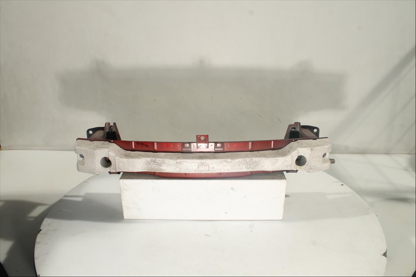 Traviesa paragolpes Del.
