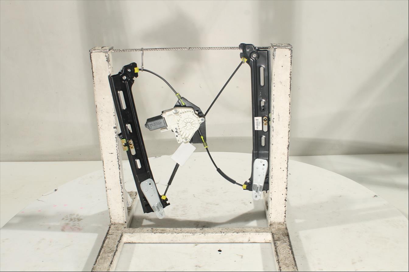 Elevalunas eléctrico puerta Tra. Der.